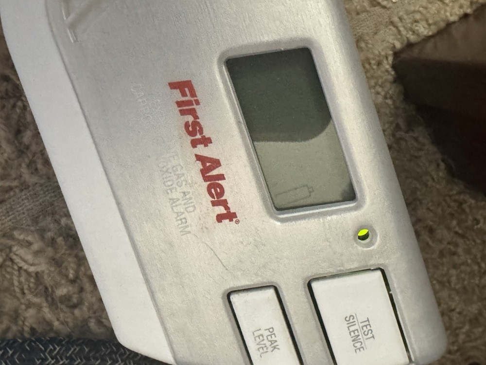 First Alert EXPLOSIVE GAS & CARBON MONOXIDE Alarm Used