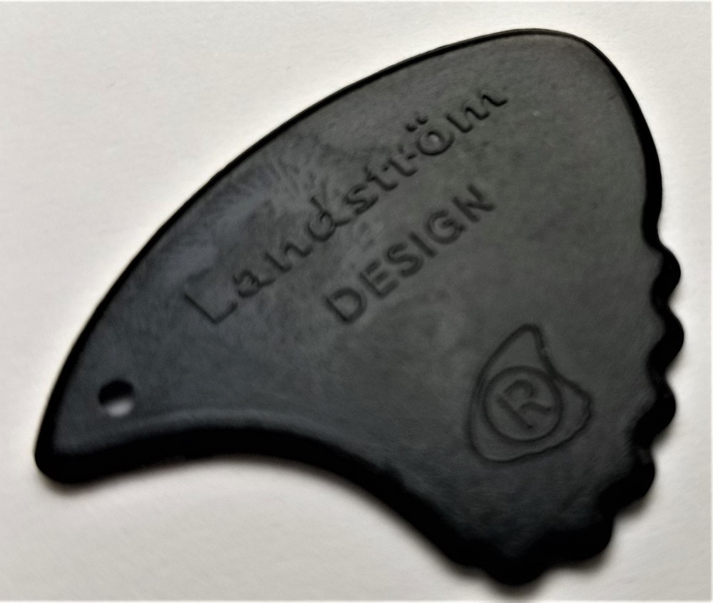 Landstrom Sharkfin guitar picks 4 Picks (extra Heavy, Heavy, Medium, Light