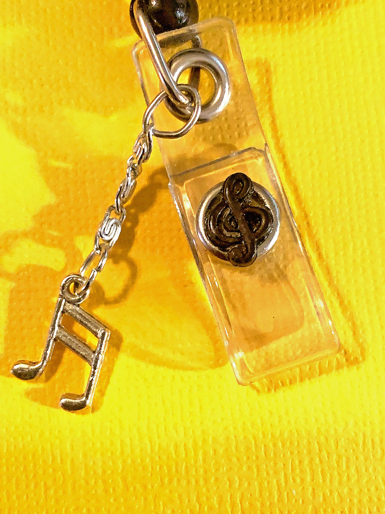 Id badge holder retractable alligator clip Music