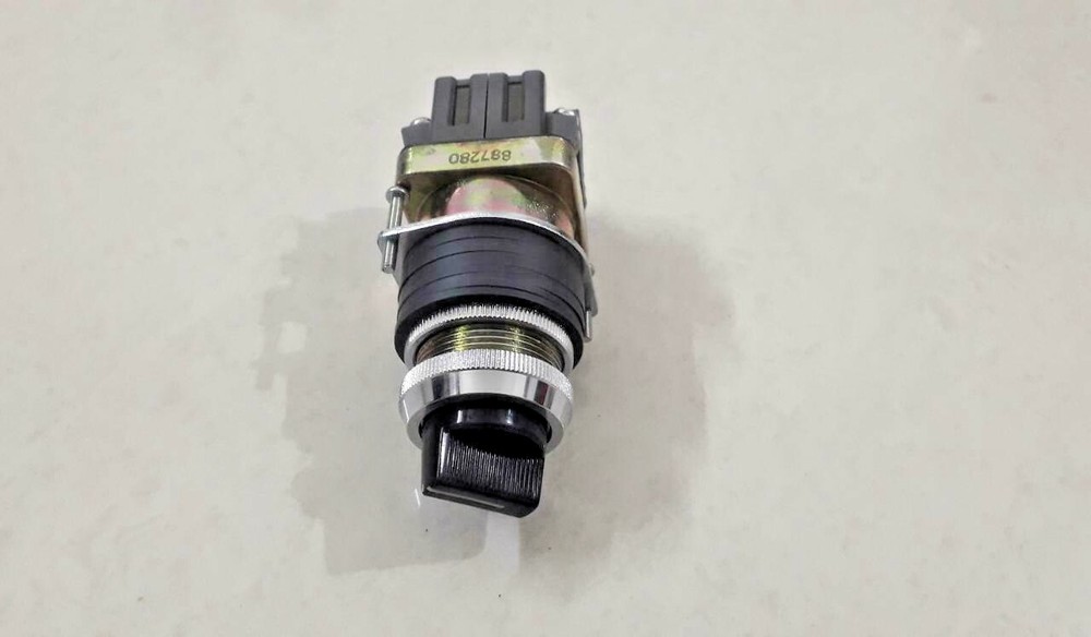 IDEC ESN311 Control Unit NEW