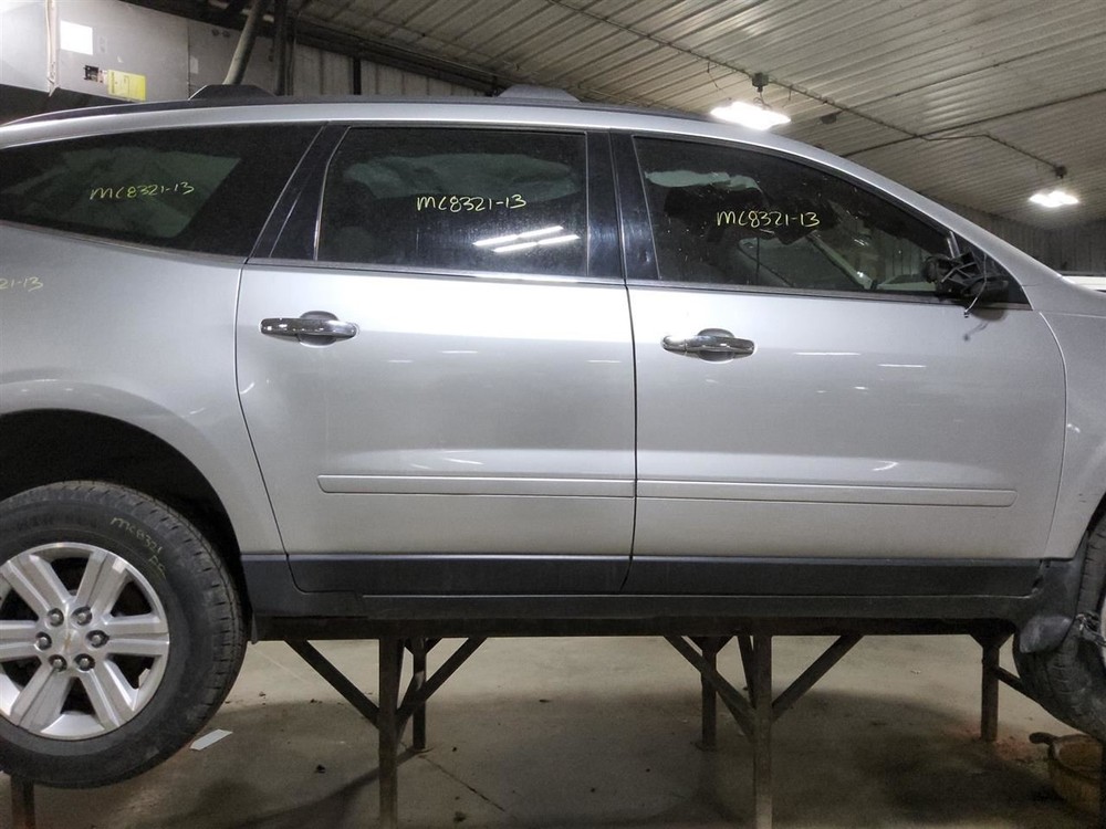 2013 Chevy Traverse Passenger Front Headrest Only Gray Leather