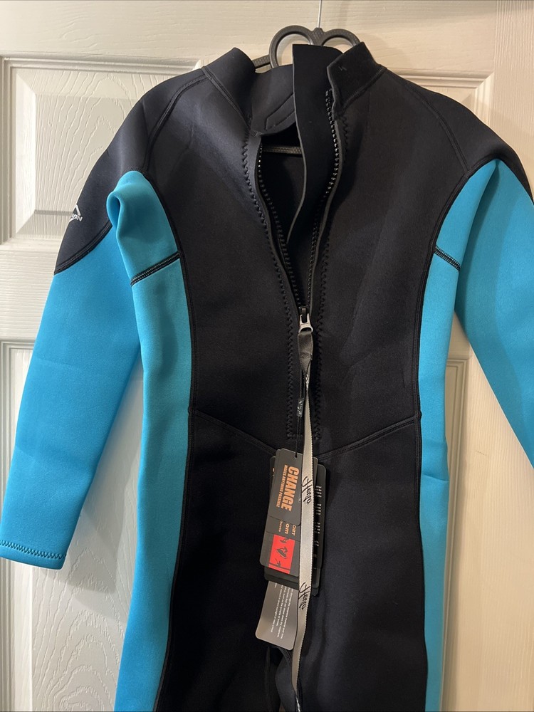 Hevto Kids Wetsuit Size 12 NWT