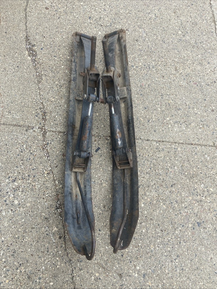 John Deere Spitfire 340 skis Snowmobile