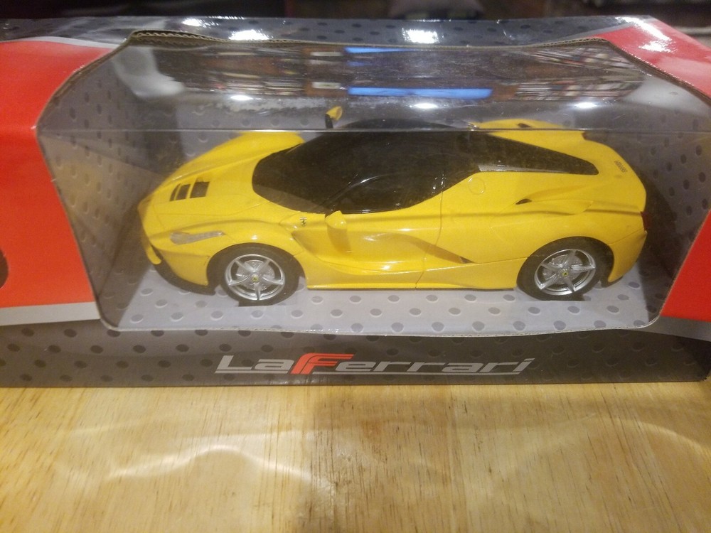 Rastar R/C Laferrari Car 1:24