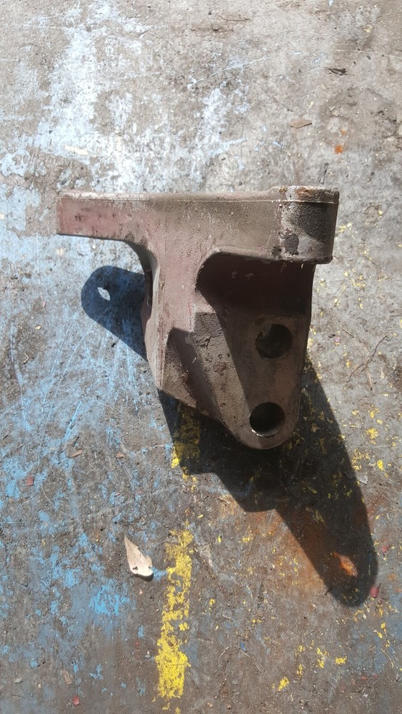 MACK VOLVO D13 ENGINE MOUNTS (Left side) 20908865