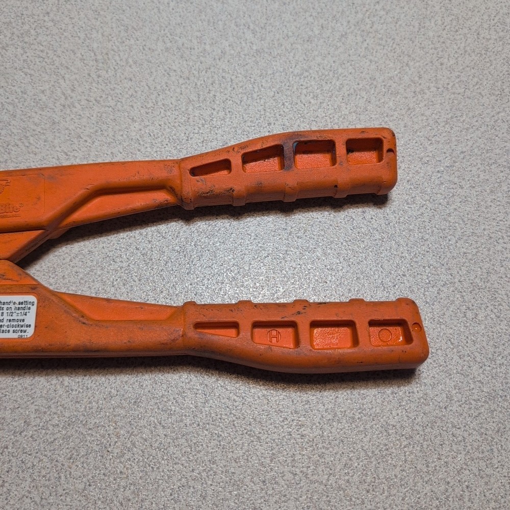 SharkBite 23251 Pex Crimp Tool, 1/2 & 3/4 In. - Quantity 1