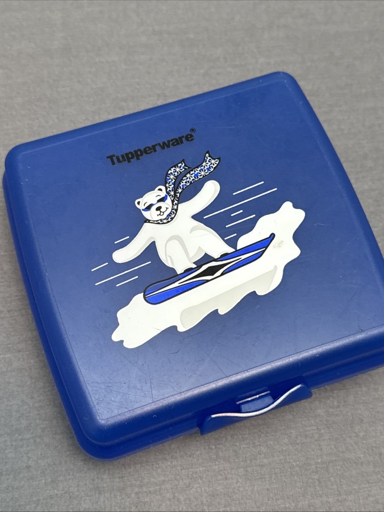 Tupperware Polar Bear Sandwich Keeper