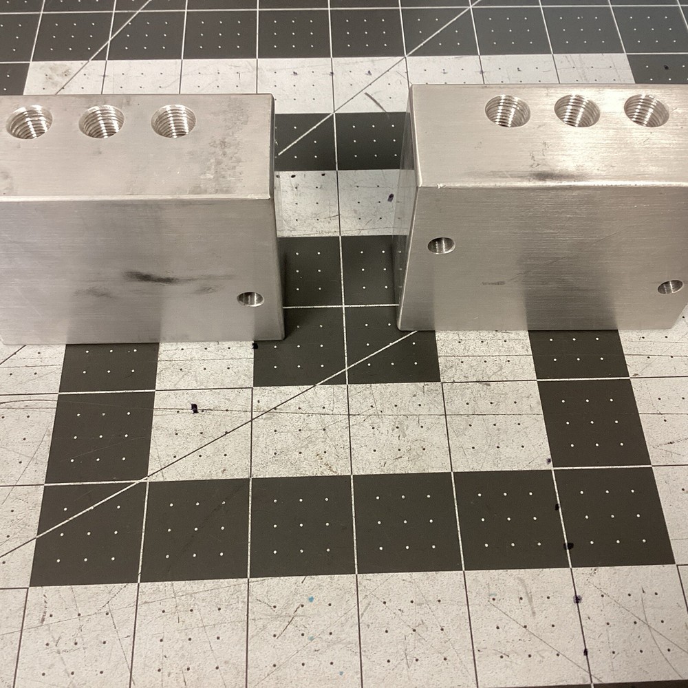 Set Of 2 Blocks Grease Distribution (LQS08K)