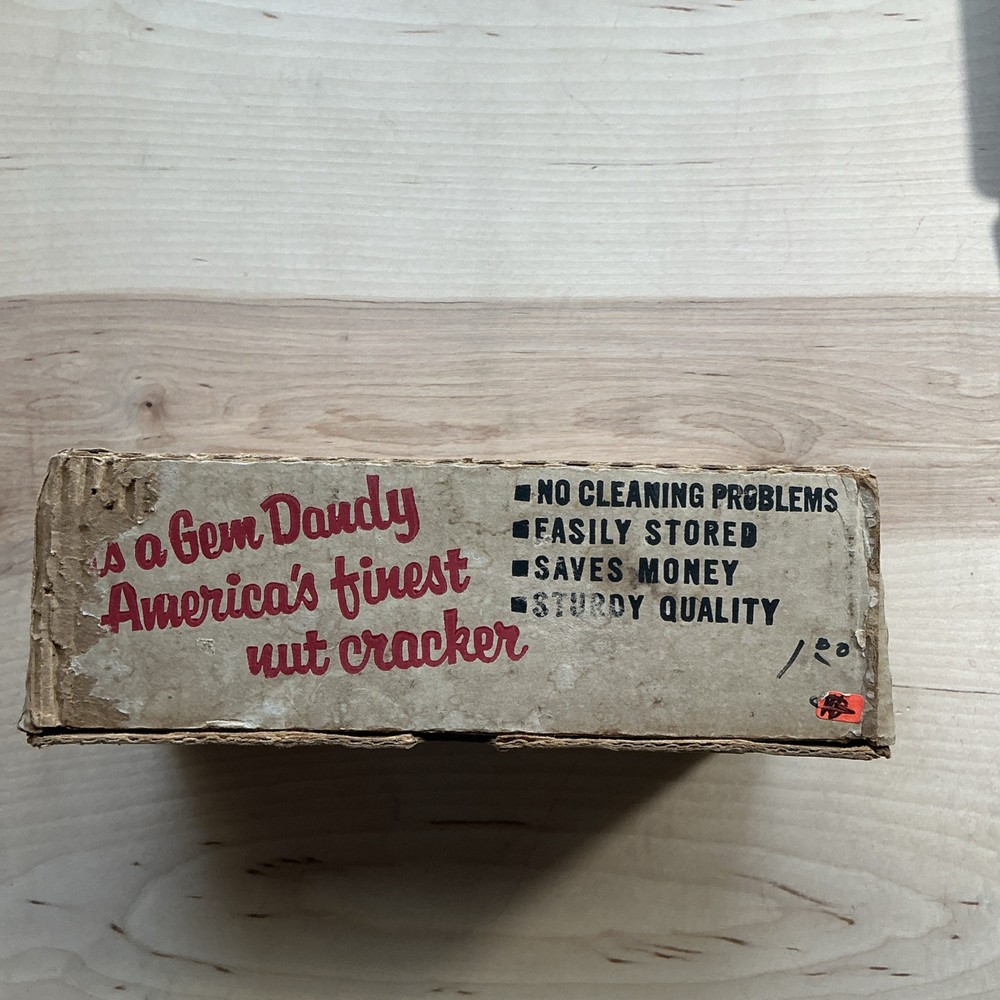 Vintage Gem Dandy Nut Cracker Vantage Nutcracker w/ Original Box