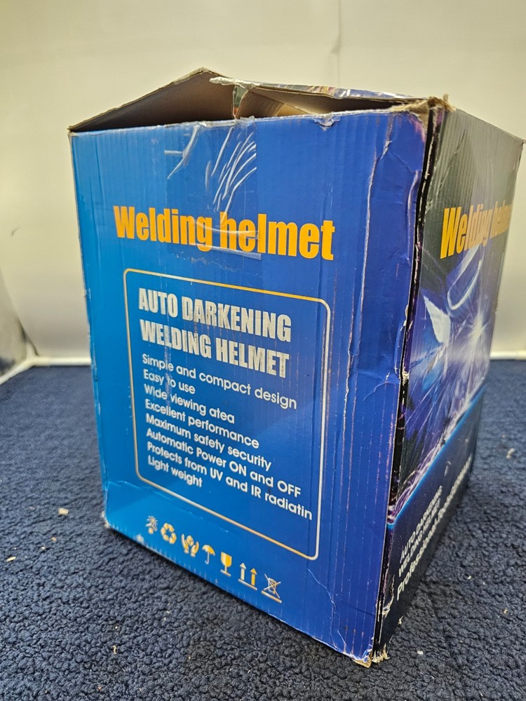 Auto Darkening Welding Helmet Assembly Simple and Compact