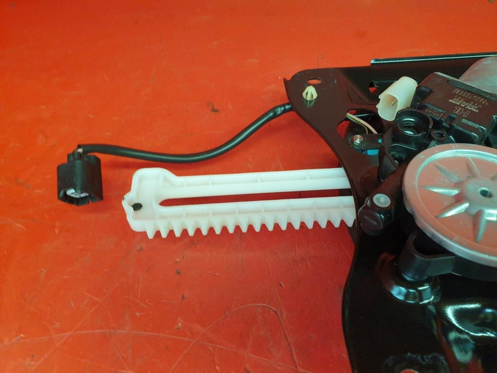 2023 HONDA NSS 350 WINDSHIELD MOTOR