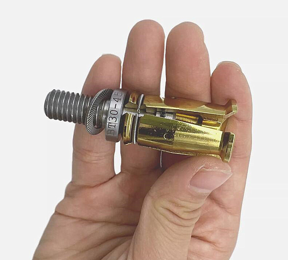 1Pc BT30 4 Petal Clamp Pull Claw Part For CNC Spindle 45 Degree Outer Screw Pull