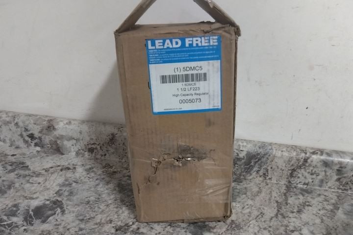 Watts 11/2 LF 223 1-1/2 In NPT x NPT Connection Water Pressure Reducing Valve