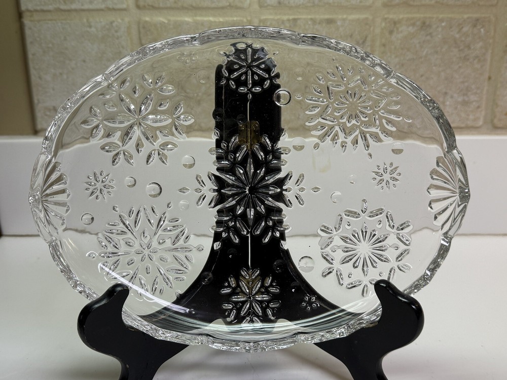 Mikasa Snowflake 9" Sweet Dish