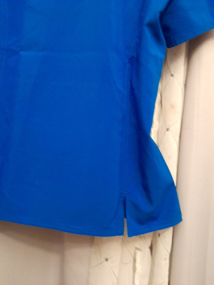 Cherokee Abominable Snowman Scrub Top Polyester Spandex Size Small NWT