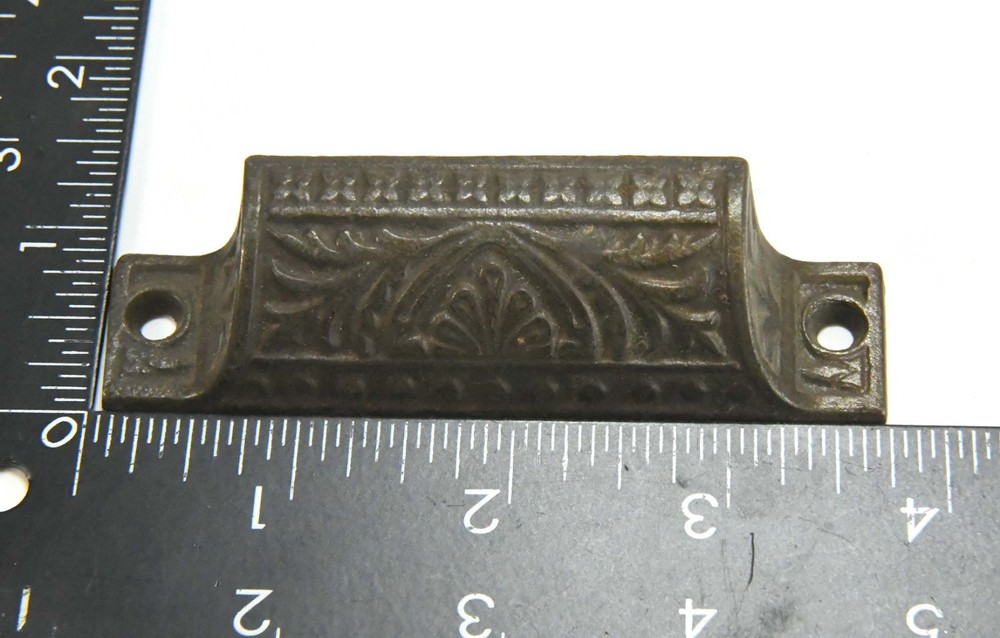 SINGLE VINTAGE EASTLAKE STYLE CUP DRAWER PULL
