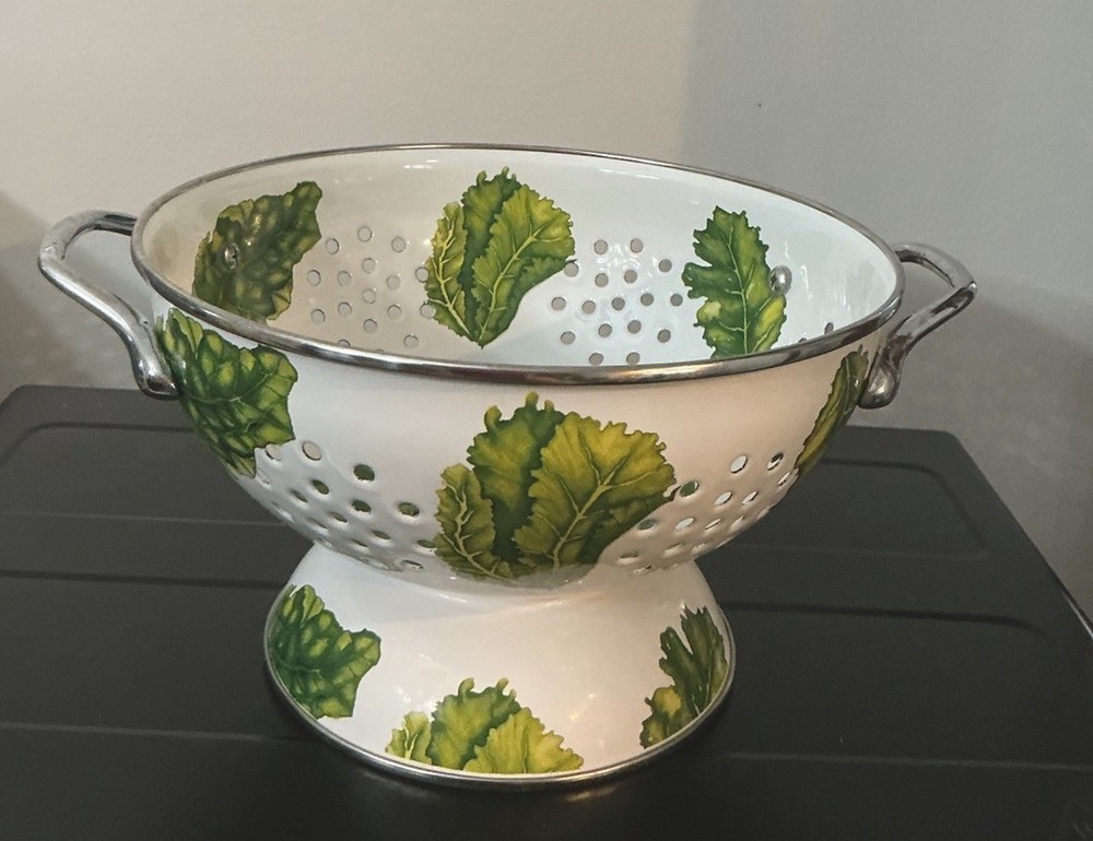 Golden Rabbit Enamelware 3 Quart Colander Green Lettuce