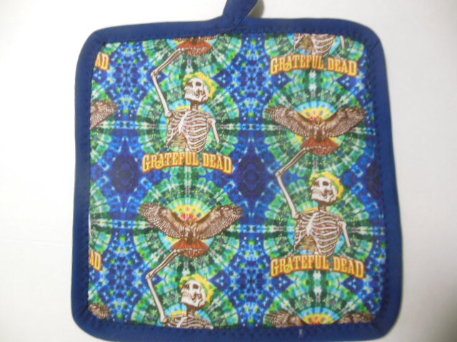 NEW potholders, GRATEFUL DEAD fabric, handcrafted, 8"x 8"