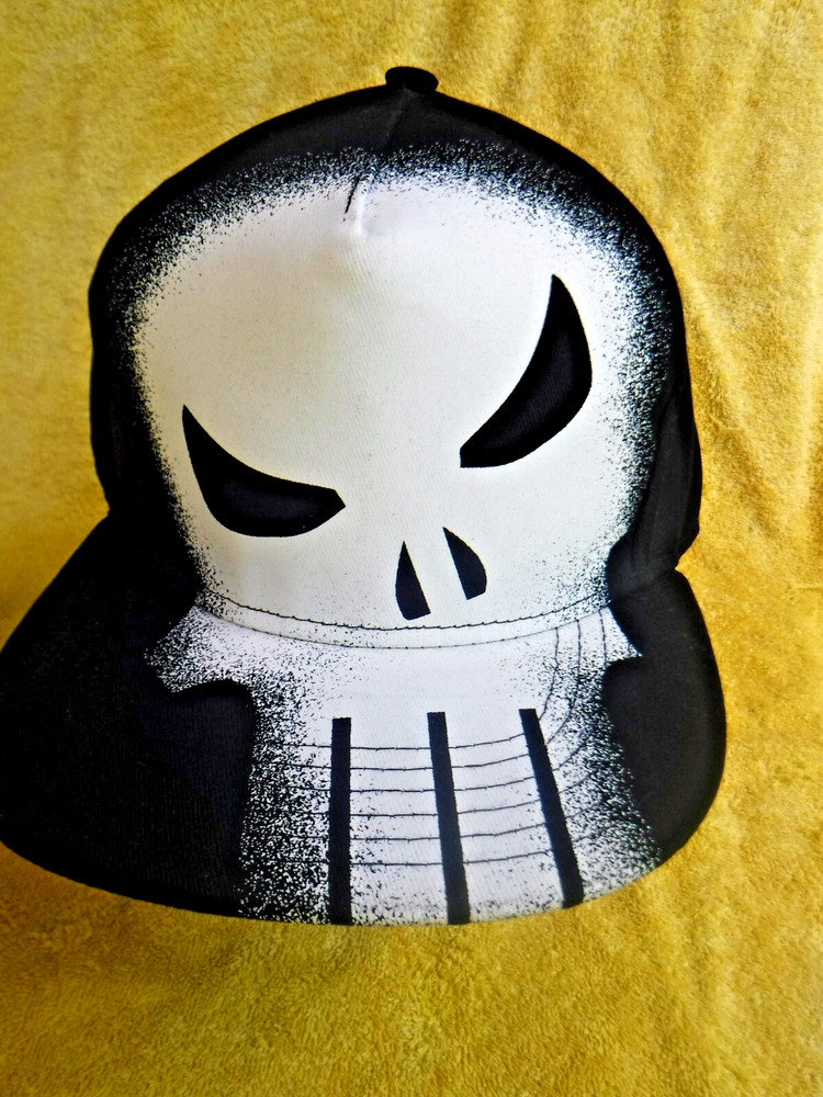 NWOT VINTAGE/OOP/DS MARVEL PUNISHER SILK SCREENED FRONT, PATCH BACK SNAP BK CAP