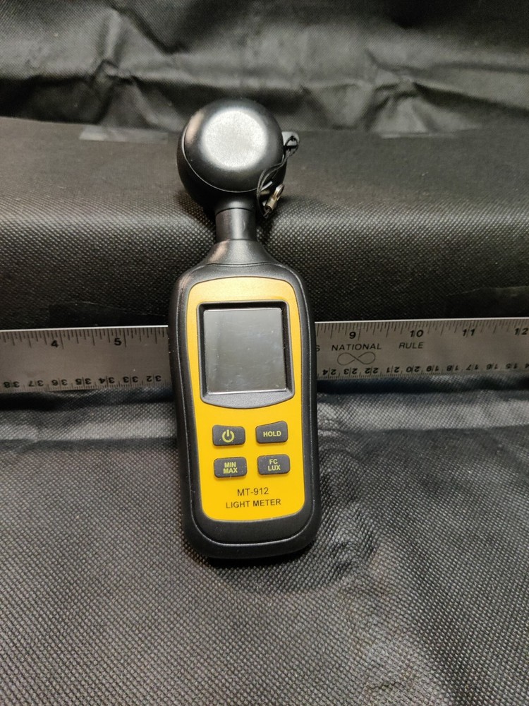 Urceri digital Light meter handheld 4 digit color lcd screen