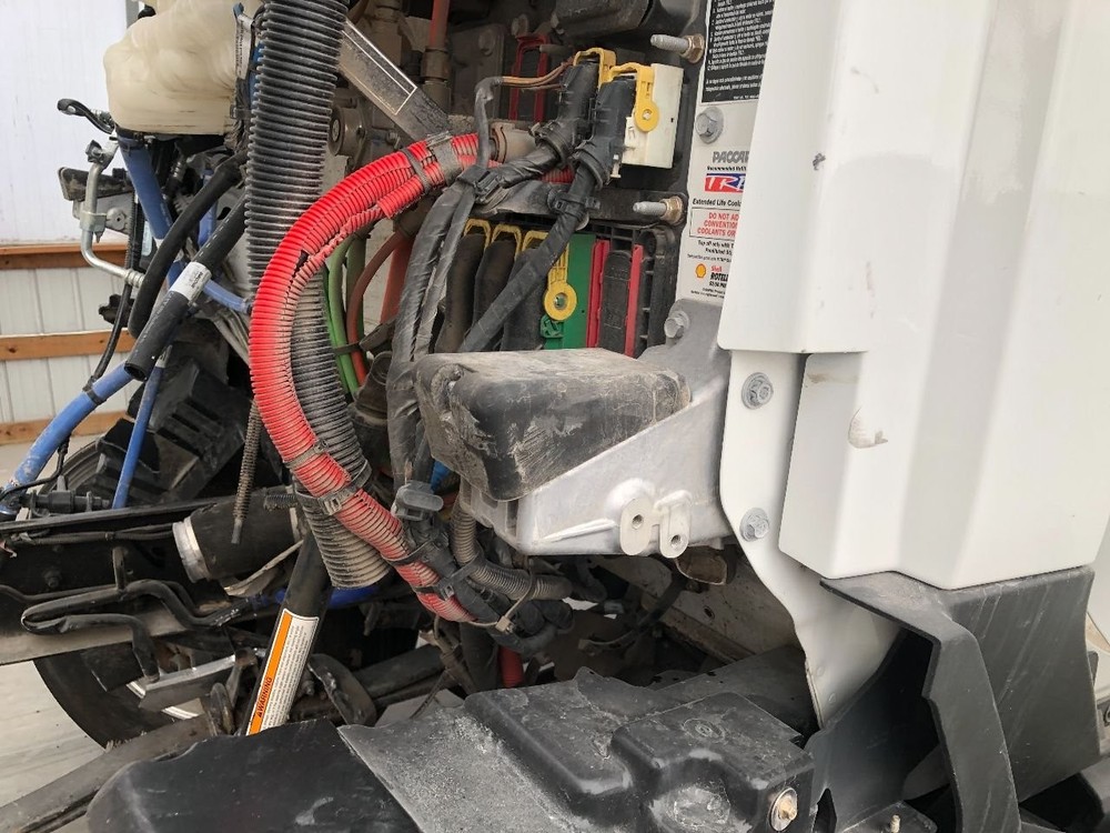 Kenworth T680 Left/Driver Hood Rest - Used