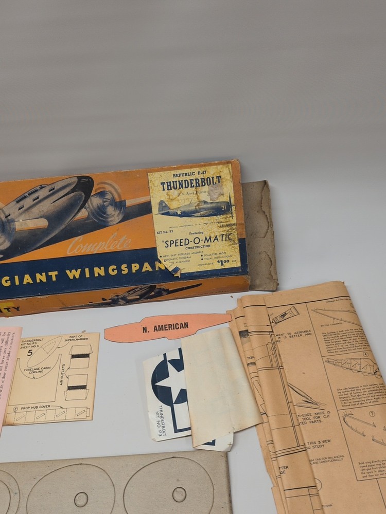 Comet Kit P3 "Thunderbolt P-47" Vintage 1940s balsa Plane