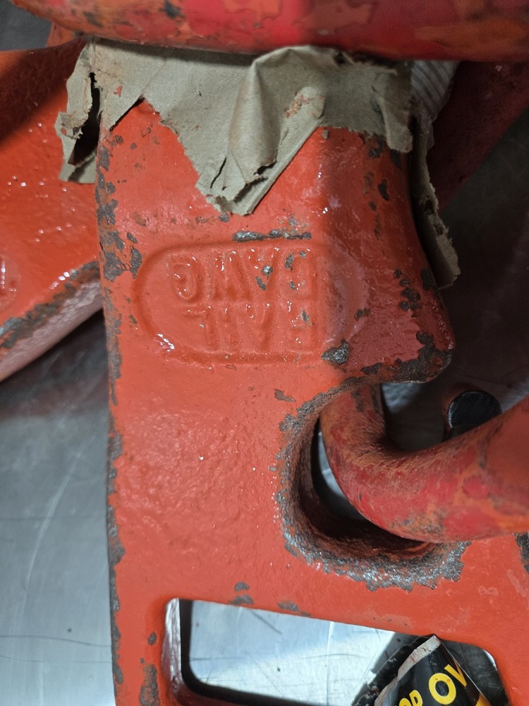 5.5 Ton Rail Dawg Tong, Lifting Clamp