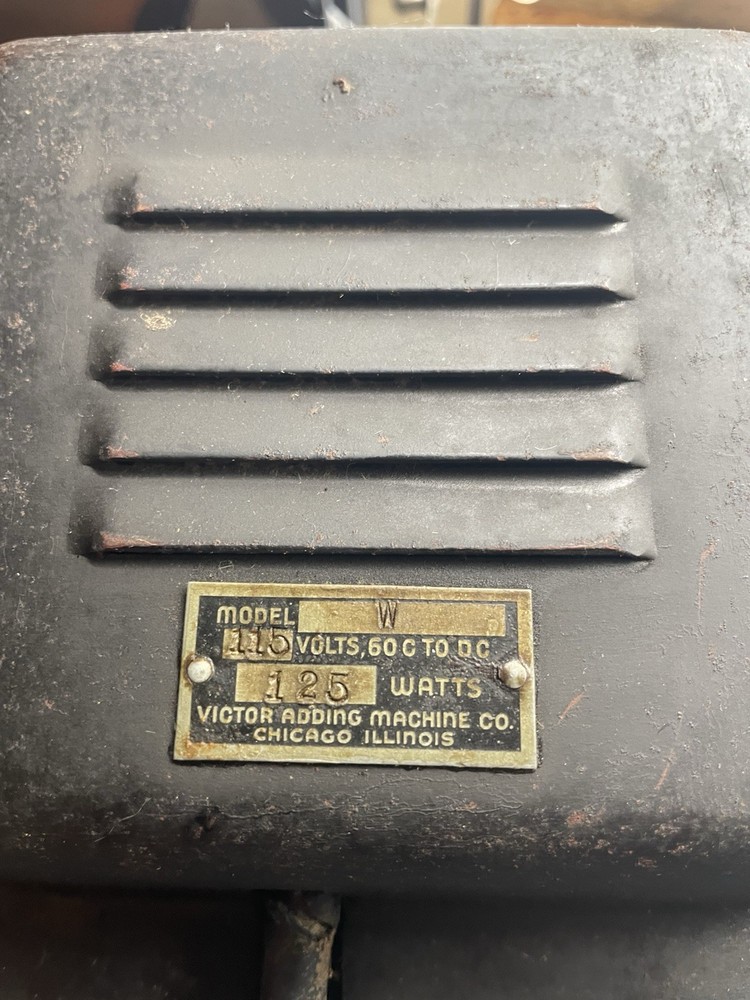 ANTIQUE VICTOR ADDING MACHINE MODEL W UNTESTED