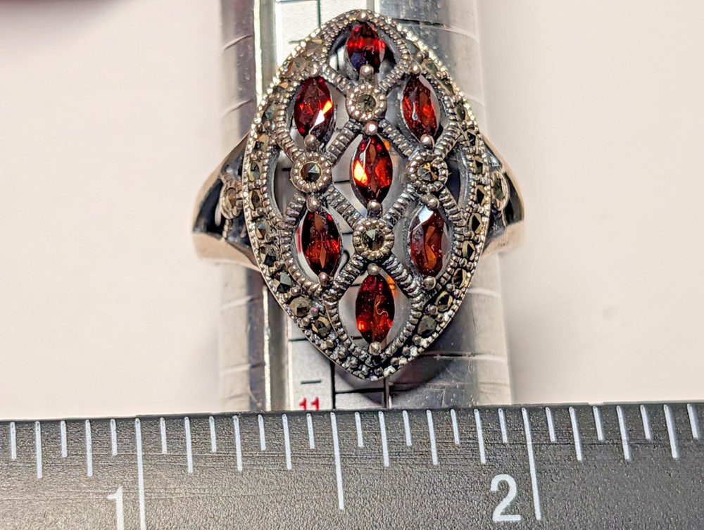 STERLING SILVER GARNETS RING SIZE 10 HALLMARKED 925