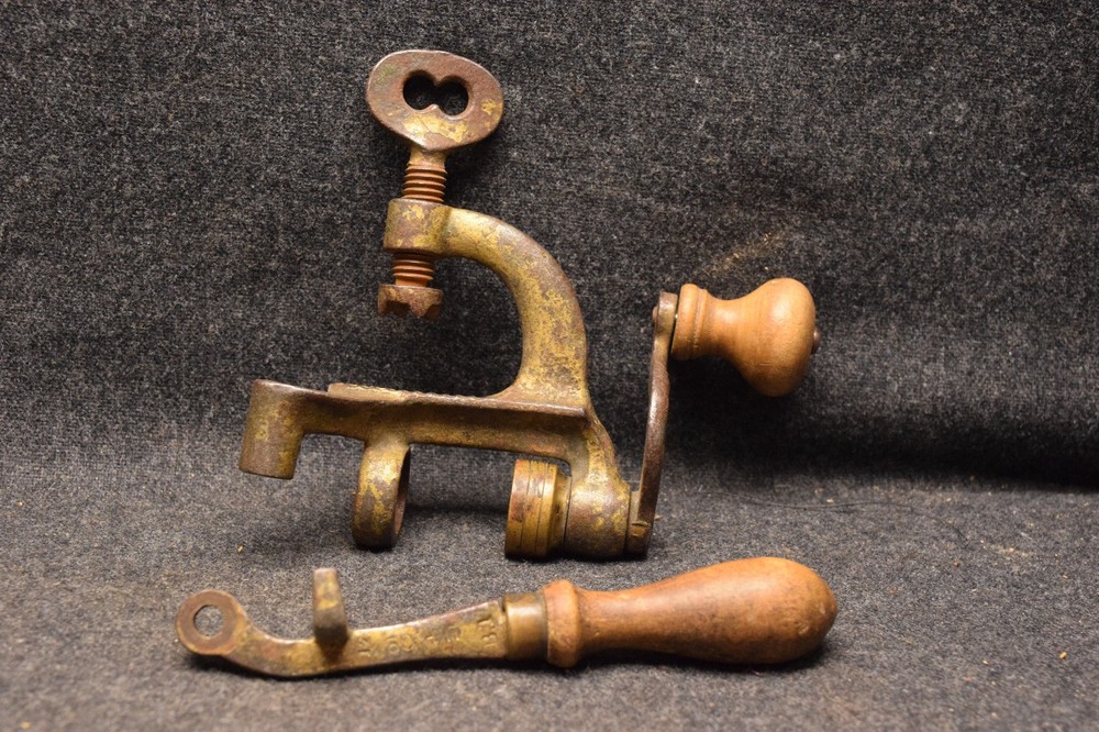 Vintage Reloading Tools From Old Winchester Wooden Box
