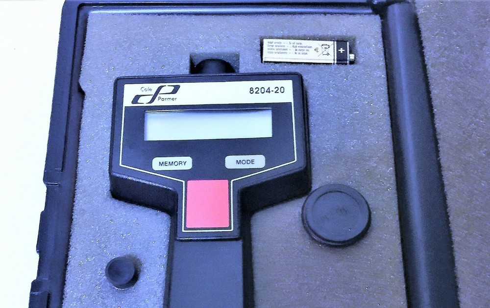 COLE PARMER 8204-20 DIGITAL TACHOMETER