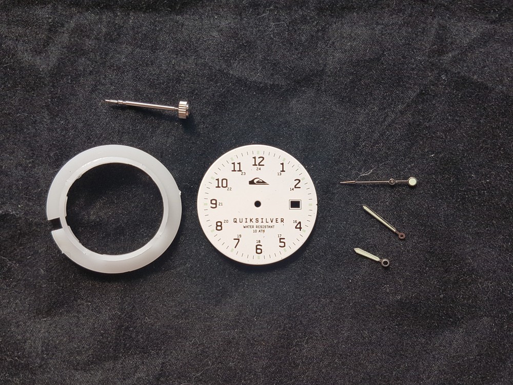Quiksilver Dial with Hands