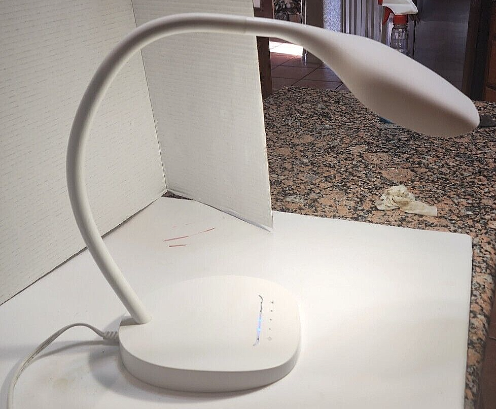 WHITE LED CONNECTOR TABLE DESK LAMP/ ADJUSTABLE / BRIGHT TOUCH SENSITIVE