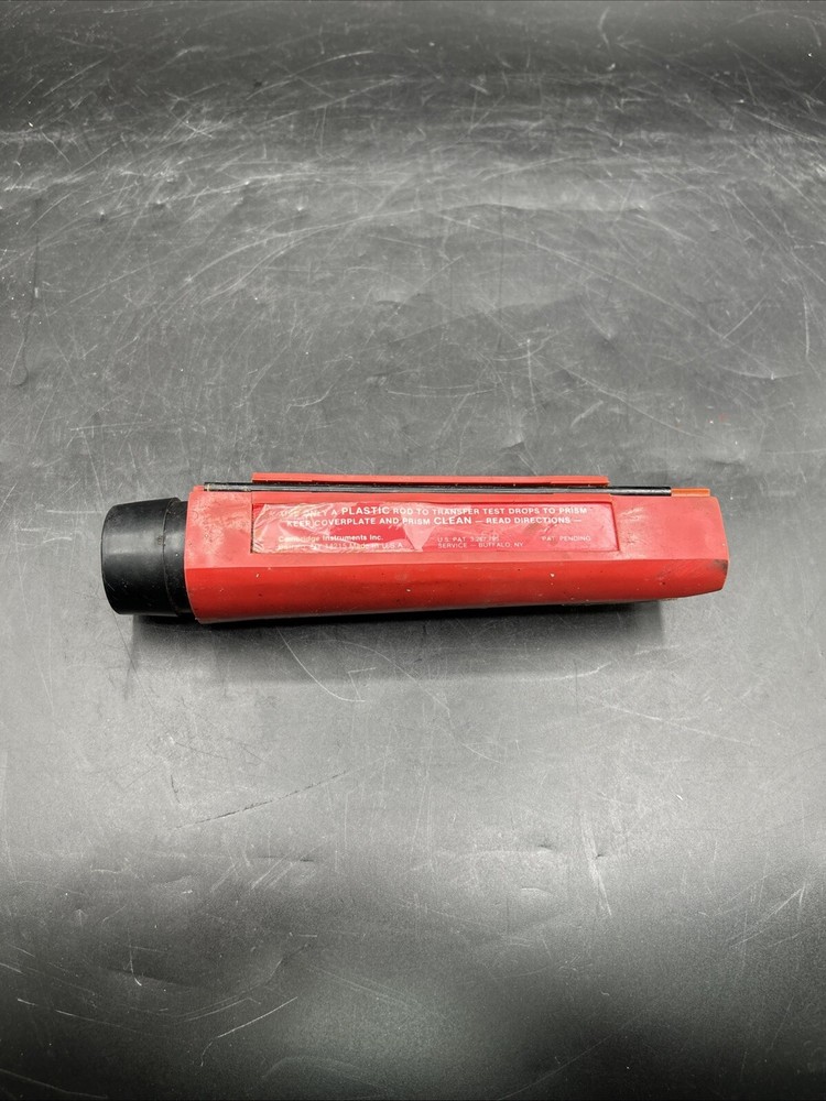 LEICA TEMPERATURE COMPENSATED HAND-HELD REFRACTOMETER See Pics