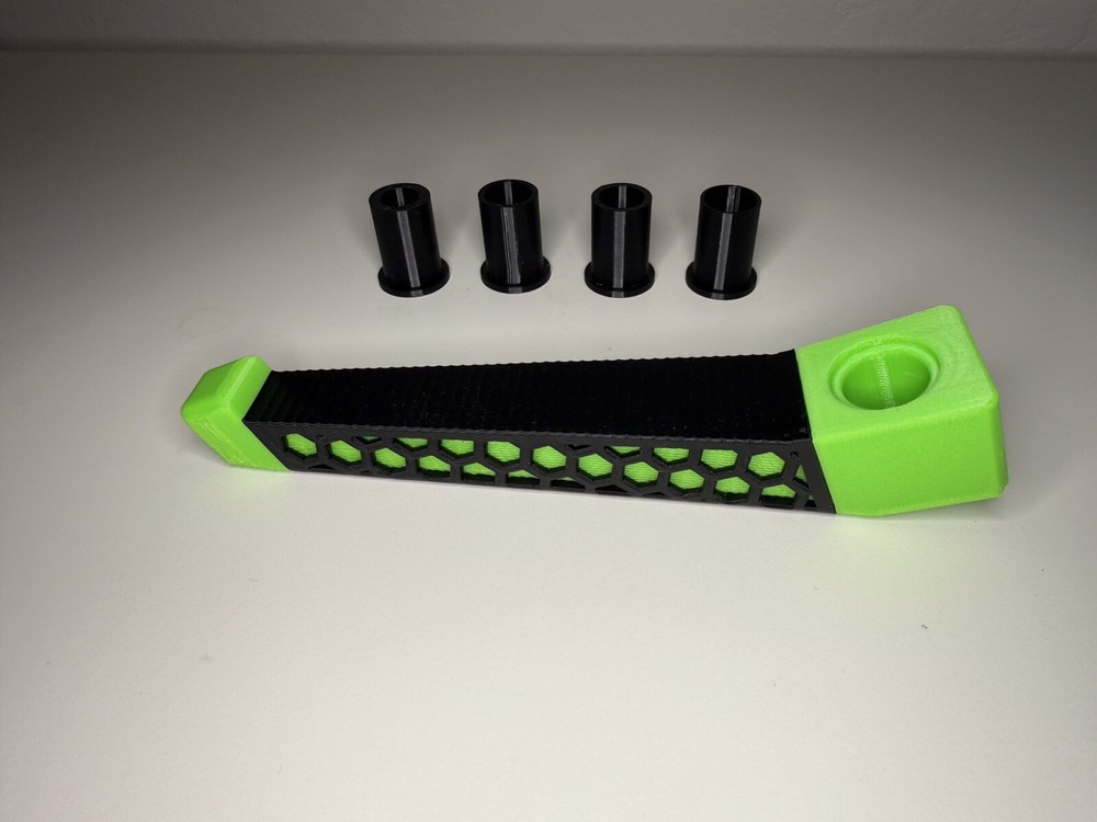 Headrest bow hanger with rubber insert