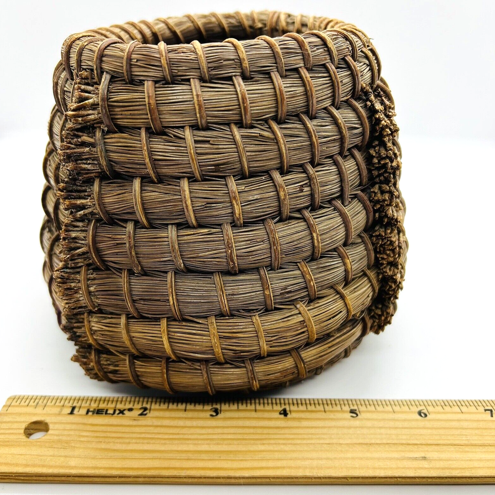 VINTAGE PINE NEEDLE COIL BASKET HANDMADE 5" x 6"