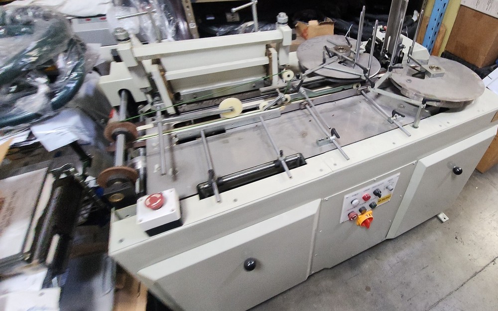 AUTOMATIC PAPER PUNCH/SAME AS GBC Sickinger USP-13 Universal 3:1 SQUARE PATTERN