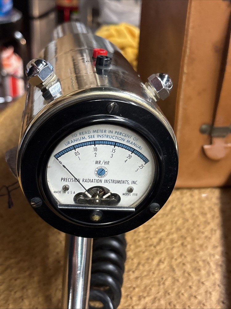 SCINTLLATOR PRECISION MODEL 111B SYSTEM With Original Case