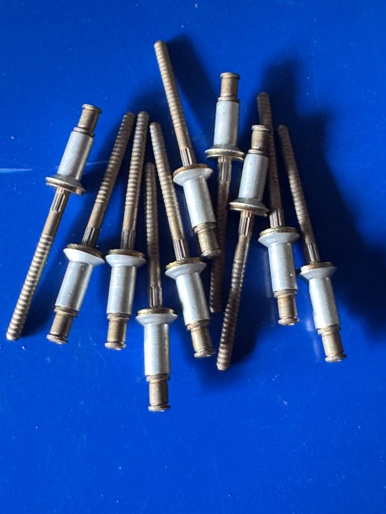 CHERRYMAX RIVETS, CR3212-5-04, NOS RIVETS