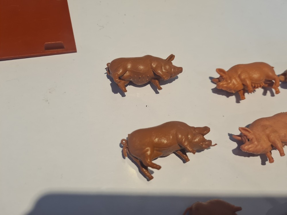 Vintage Britains Pigsty Please Read Description