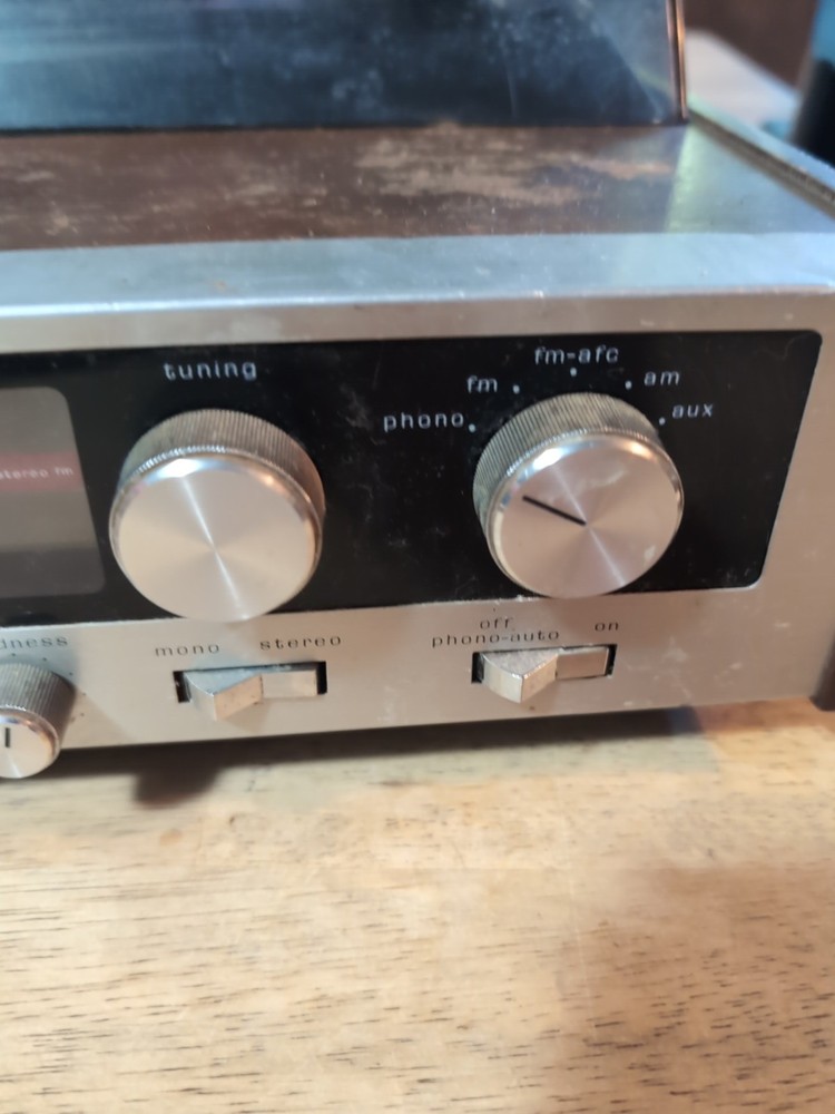 Vintage Zenith C585W: Radio & Solid State/Powers On Turntable Doesnt Work