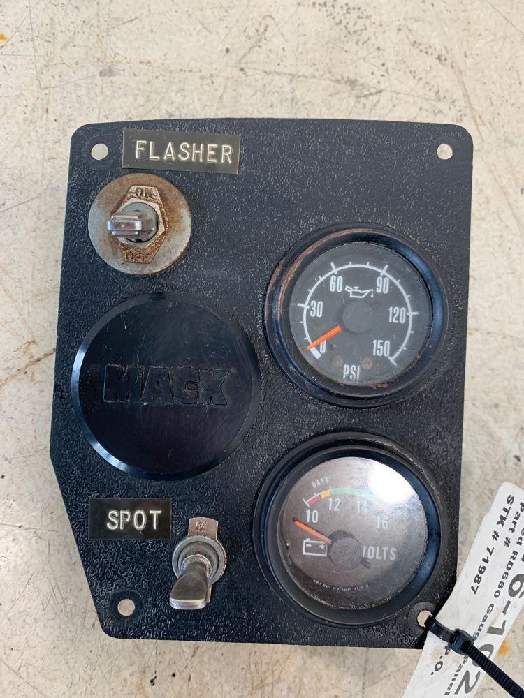 1991 Mack RD680 Gauge Panel (716-10226)