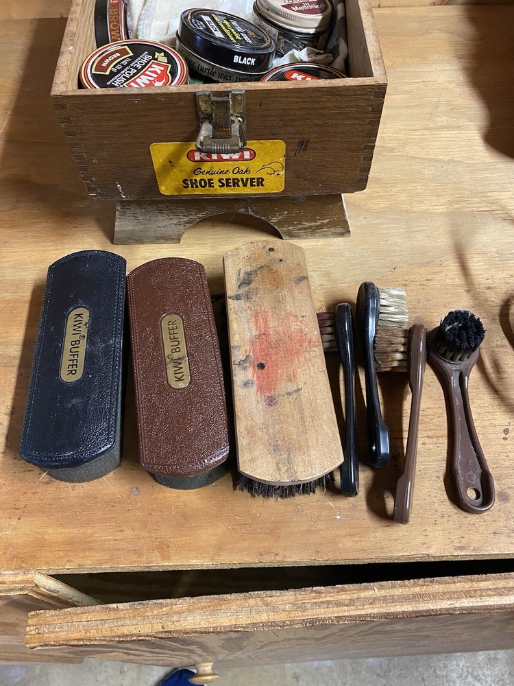 Vintage Kiwi Oak Shoe Server