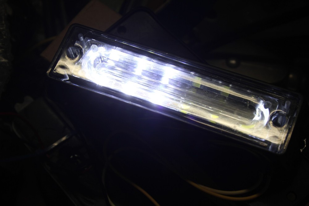 Clear/White Flashing Linz Led Light Pair (2)