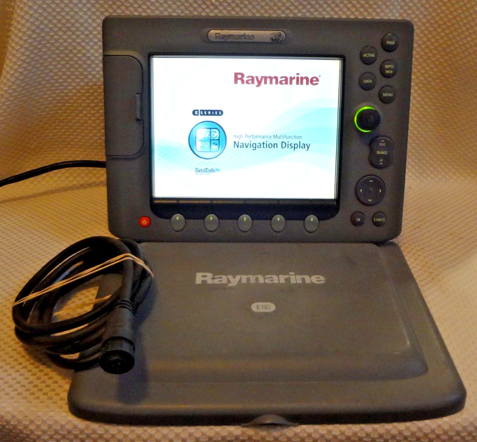 RAYMARINE E80 MARINE GPS CHART PLOTTER FISHFINDER RADAR MFD w/ POWER & COVER