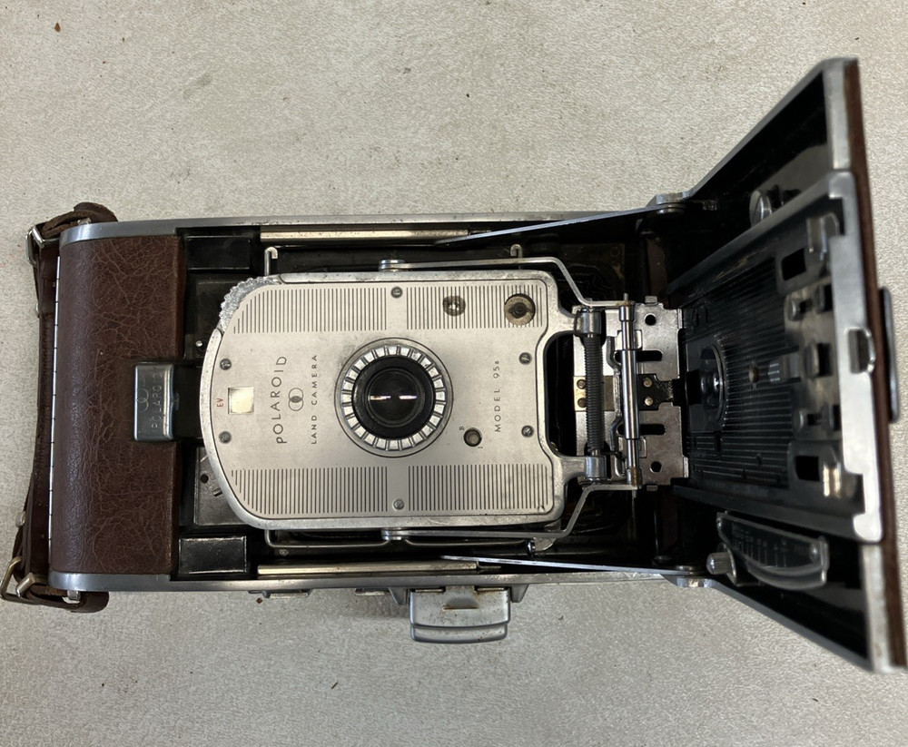 POLAROID LAND CAMERA MODEL 95B From Collection