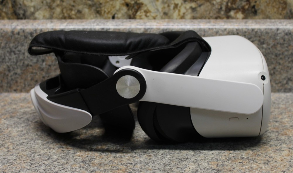 Meta Quest 2 VR Headset