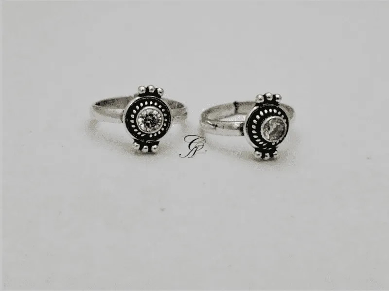 Silver Gleam Sterling Silver Antique Adjustable Toe Ring 4-5gm (Approx)