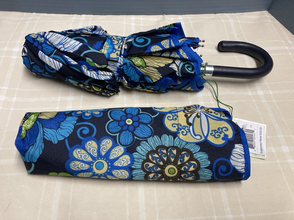 NWT Vera Bradley Umbrella Mod Floral Pattern Retired