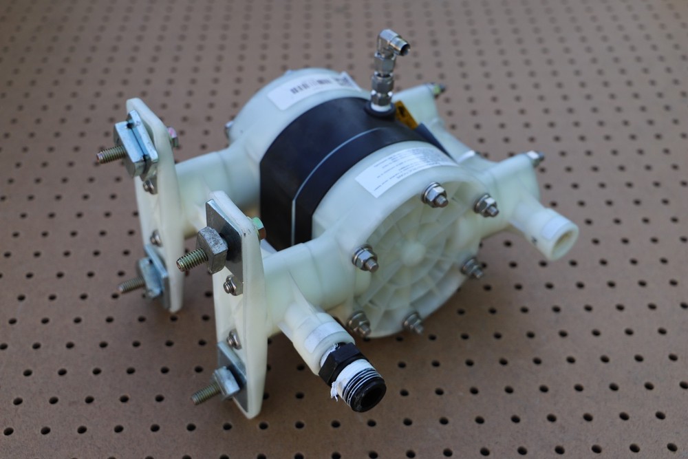 YAMADA NDP-15FPT DIAPHRAGM PUMP